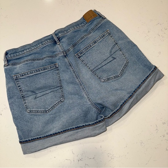 American Eagle Relaxed Cuff Jean Short - Picture 11 of 11